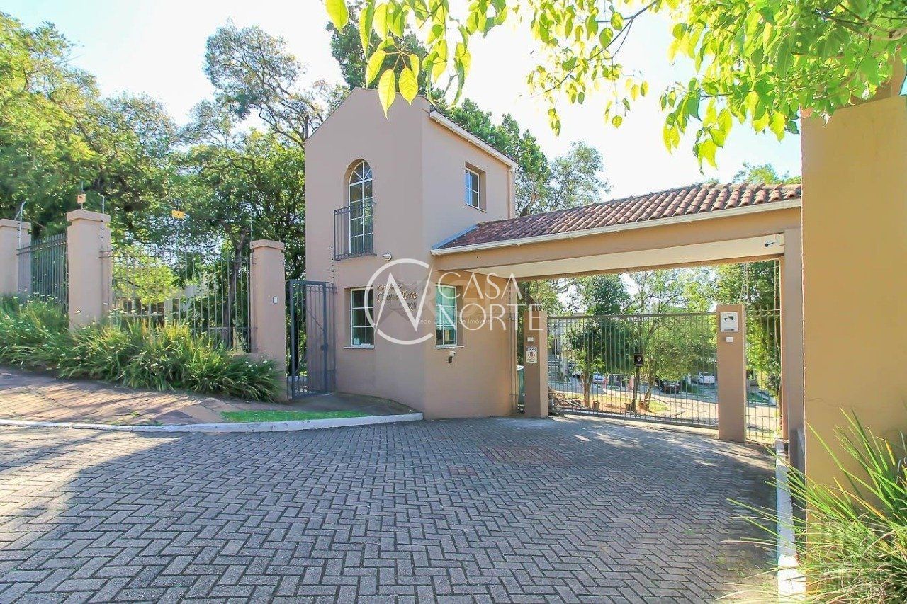 Terreno à venda  com 175m², Rua Adriano Pereira da Silva no bairro Vila Nova em Porto Alegre