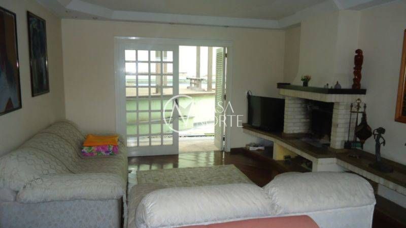 Casa à venda com 4 quartos, 400m², 1 suíte, 4 vagas, Rua Aluizio de Azevedo no bairro Jardim Sabará em Porto Alegre