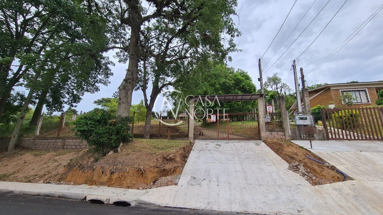 Sobrado à venda com 3 quartos, 200m², 1 suíte, 3 vagas, Rua Florencio Farias no bairro Belém Novo em Porto Alegre