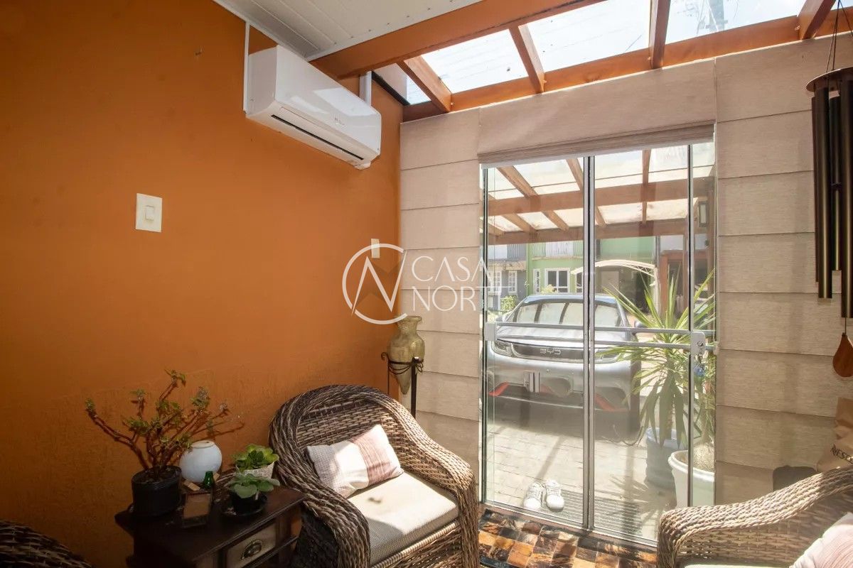 Casa de Condomínio à venda com 3 quartos, 161m², 1 suíte, 2 vagas, Rua Osório Mendes Ouriques no bairro Guarujá em Porto Alegre
