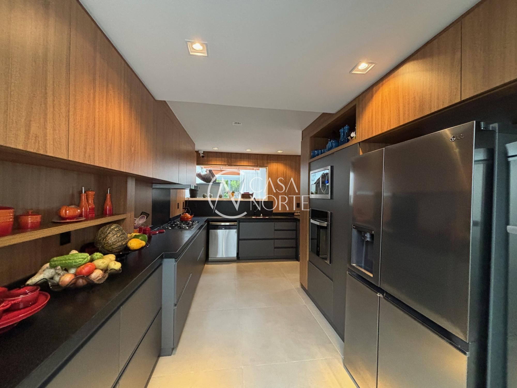 Casa de Condomínio à venda com 3 quartos, 295m², 4 suítes, 2 vagas, Avenida Coronel Marcos no bairro Pedra Redonda em Porto Alegre