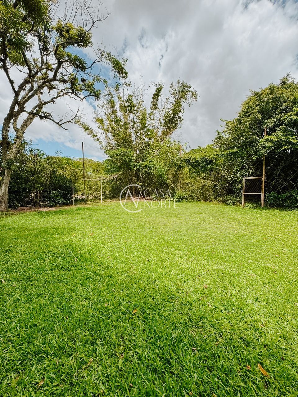 Casa de Condomínio à venda com 3 quartos, 234m², 1 suíte, 2 vagas, Avenida Orleaes no bairro Guarujá em Porto Alegre