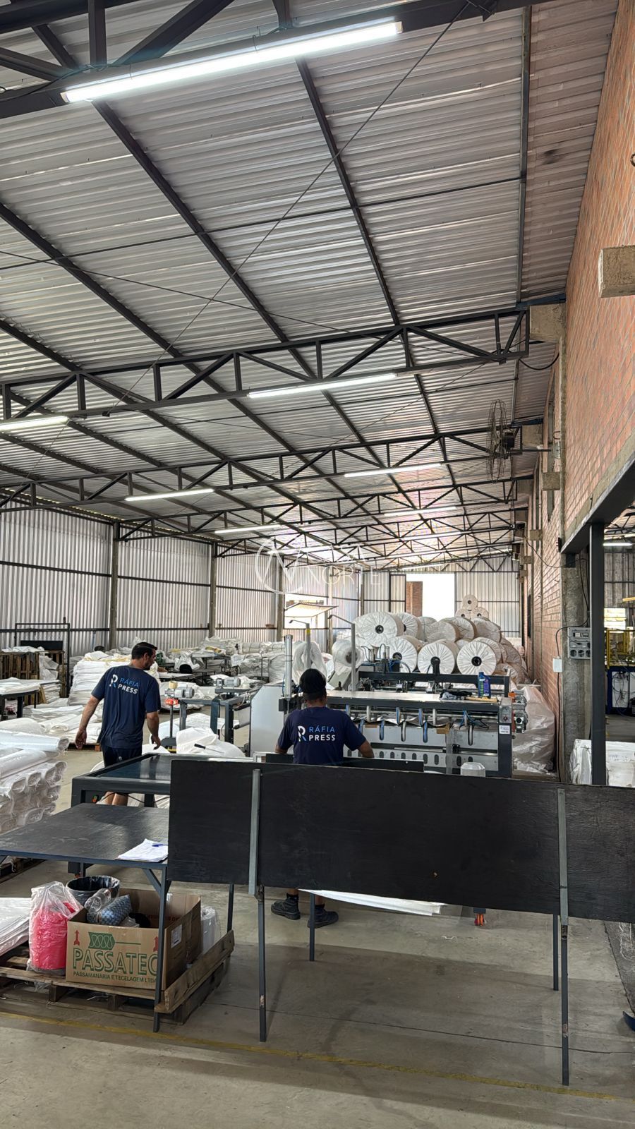 Pavilhão à venda com 2 quartos, 1714m², 10 vagas, Rua Imperador Hiroito no bairro Restinga em Porto Alegre