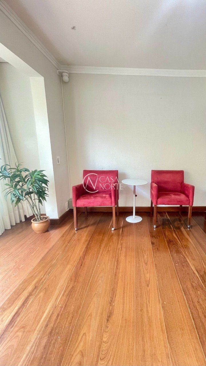 Casa de Condomínio à venda com 3 quartos, 300m², 1 suíte, 5 vagas, Avenida Cai no bairro Cristal em Porto Alegre