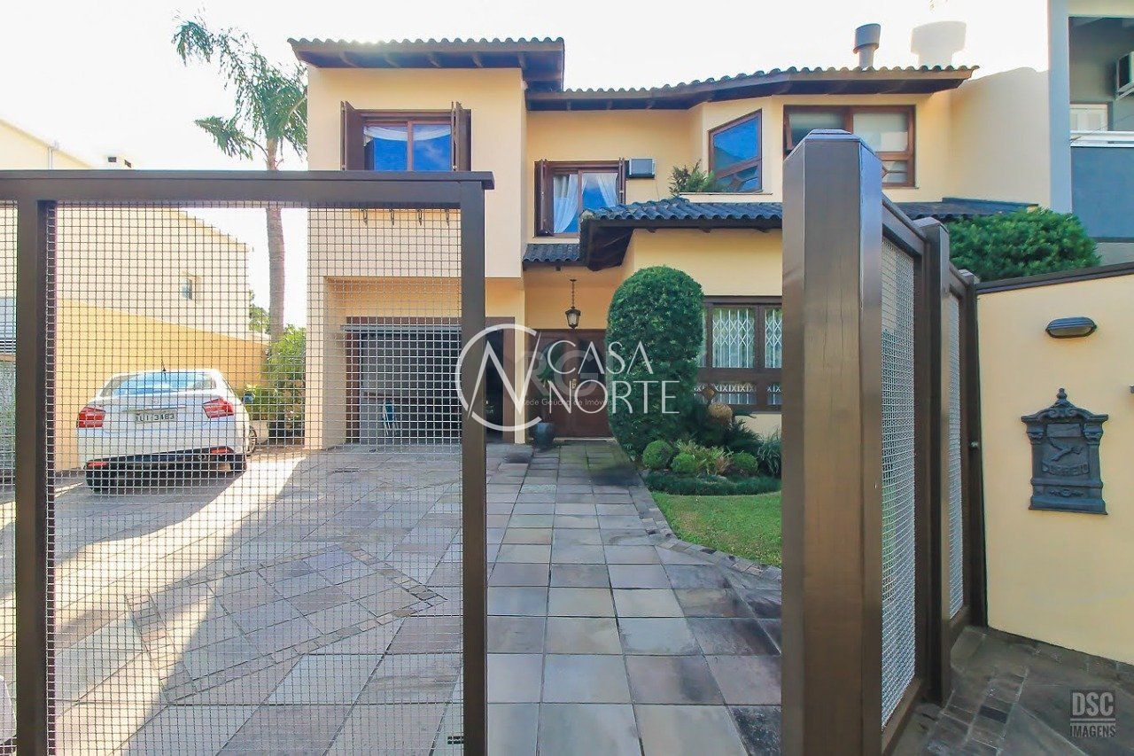 Casa à venda com 4 quartos, 379m², 2 suítes, 4 vagas, Rua Doutor João Palombini no bairro Ipanema em Porto Alegre
