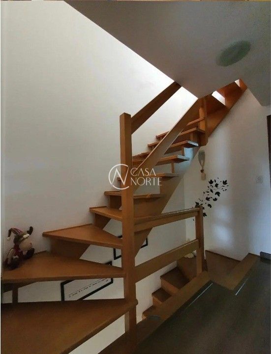 Casa à venda com 3 quartos, 163m², 1 suíte, 2 vagas, Rua Doutor Mário Totta no bairro Tristeza em Porto Alegre