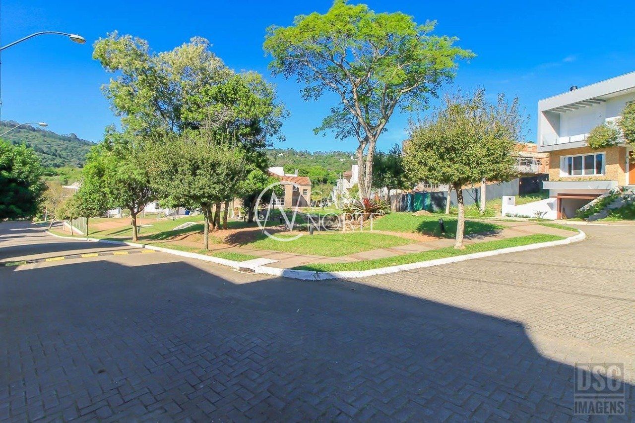 Terreno à venda  com 175m², Rua Adriano Pereira da Silva no bairro Vila Nova em Porto Alegre