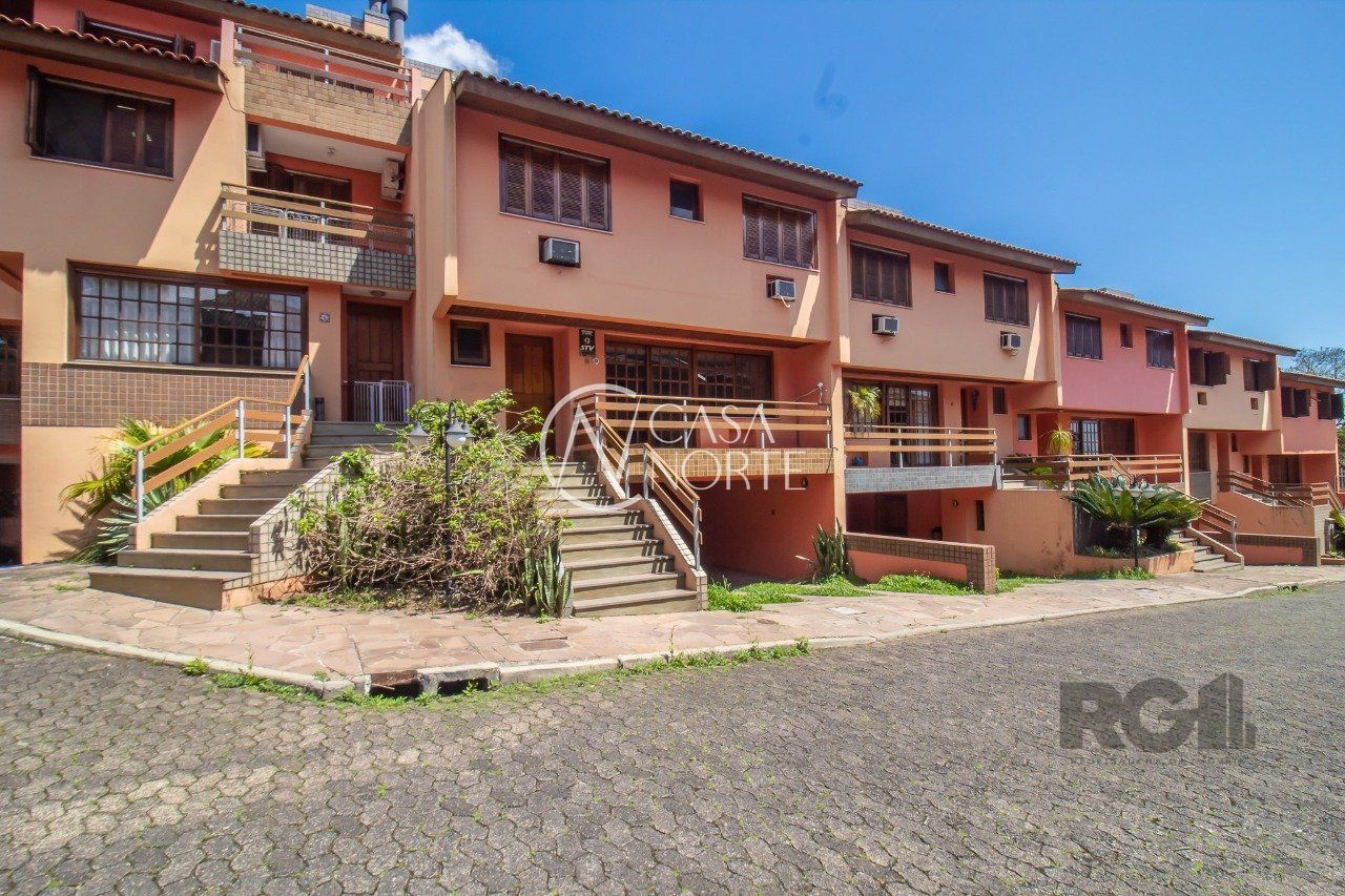 Casa de Condomínio à venda com 3 quartos, 286m², 1 suíte, 4 vagas, Rua Dona Ondina no bairro Menino Deus em Porto Alegre