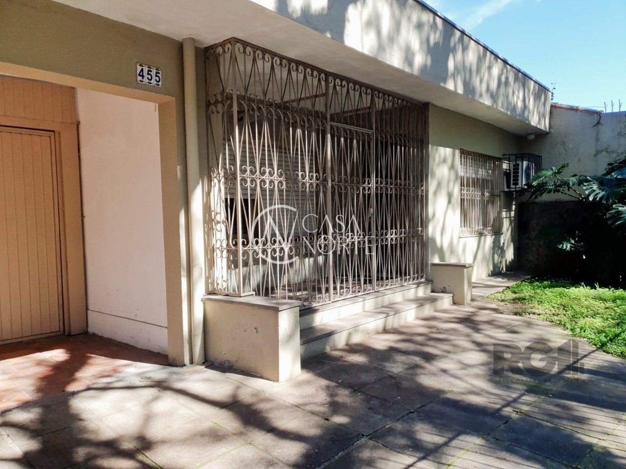 Casa à venda com 4 quartos, 284m², 5 vagas, Rua La Plata no bairro Jardim Botânico em Porto Alegre
