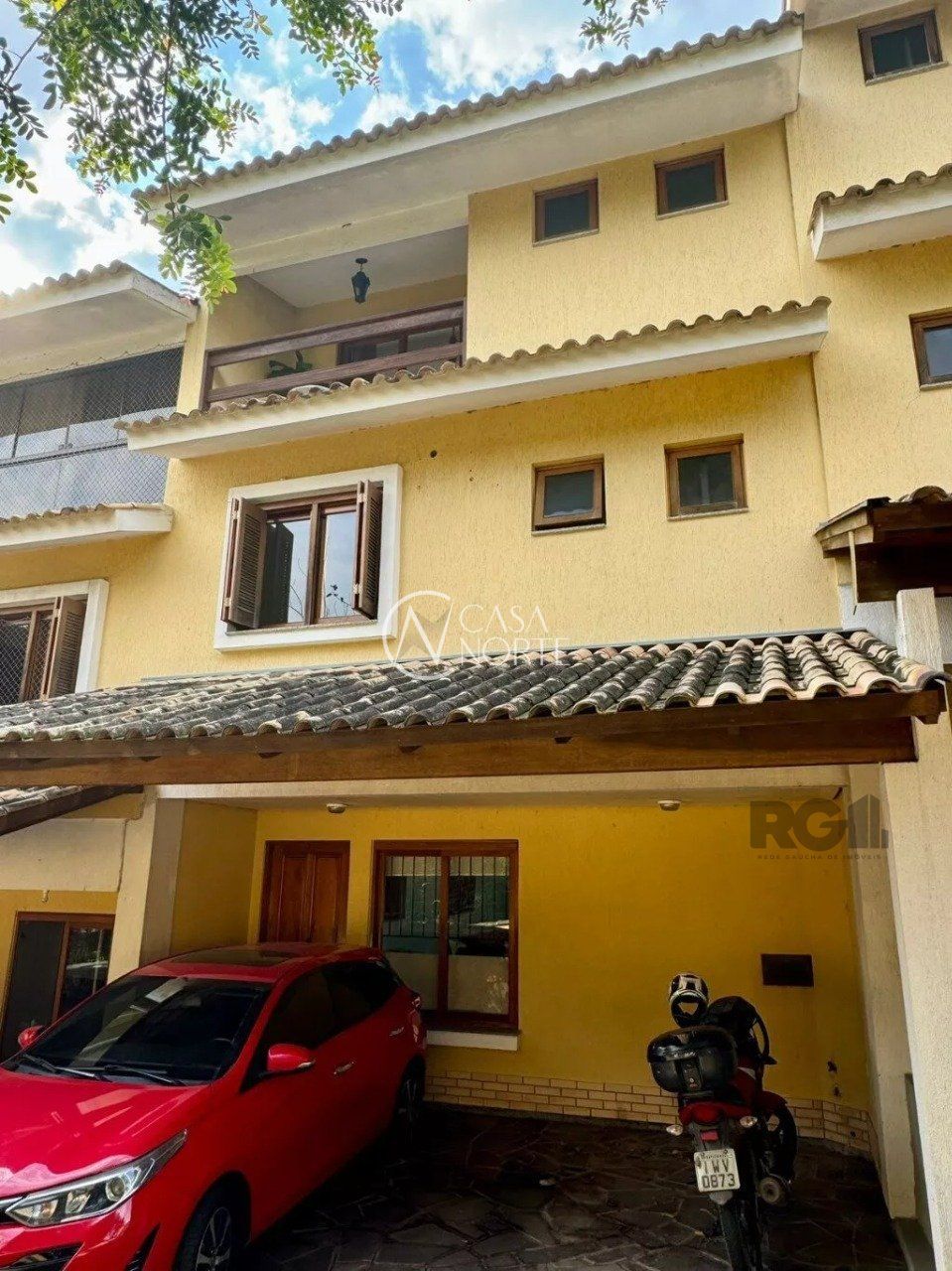 Casa de Condomínio à venda com 3 quartos, 157m², 1 suíte, 2 vagas, Rua General Rondon no bairro Tristeza em Porto Alegre