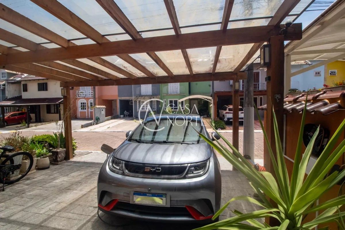 Casa de Condomínio à venda com 3 quartos, 161m², 1 suíte, 2 vagas, Rua Osório Mendes Ouriques no bairro Guarujá em Porto Alegre