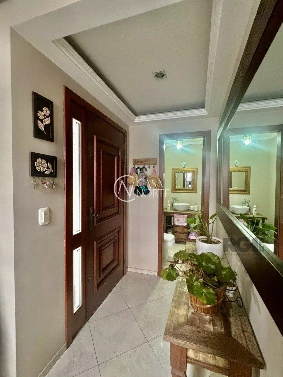 Casa à venda com 3 quartos, 144m², 1 suíte, 2 vagas, Rua Balthazar Hahn no bairro Ipanema em Porto Alegre