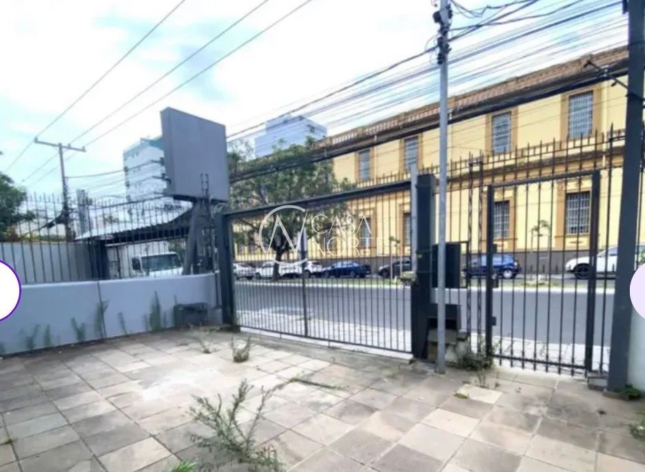 Casa Comercial à venda com 3 quartos, 127m², 2 vagas, Avenida Venâncio Aires no bairro Santana em Porto Alegre