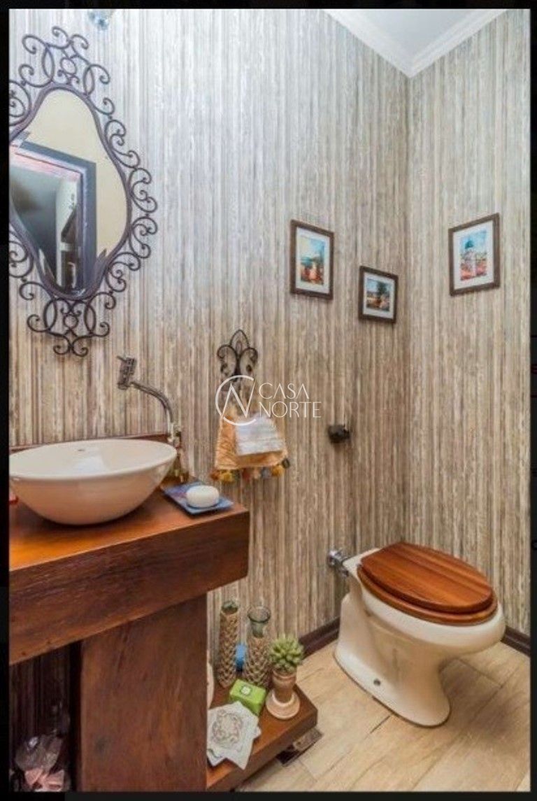 Casa à venda com 3 quartos, 280m², 1 suíte, 3 vagas, Rua Ítalo Brutto no bairro Espírito Santo em Porto Alegre