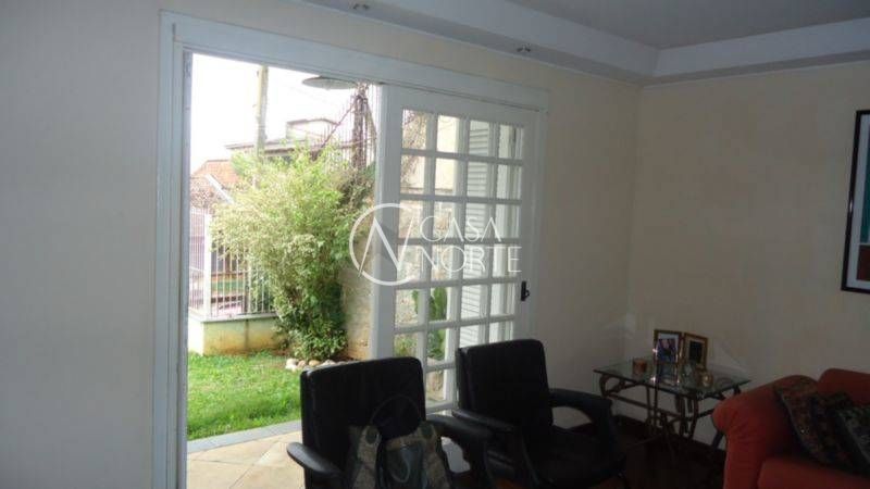 Casa à venda com 4 quartos, 400m², 1 suíte, 4 vagas, Rua Aluizio de Azevedo no bairro Jardim Sabará em Porto Alegre