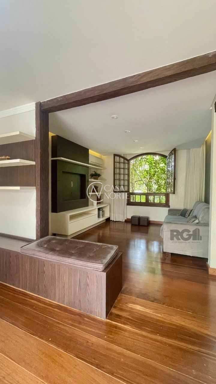 Casa de Condomínio à venda com 3 quartos, 300m², 1 suíte, 5 vagas, Avenida Cai no bairro Cristal em Porto Alegre