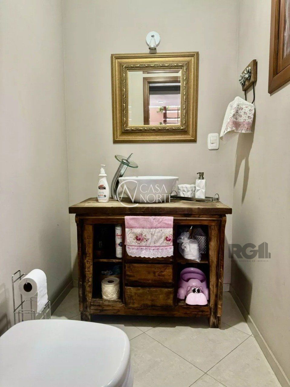 Casa à venda com 3 quartos, 144m², 1 suíte, 2 vagas, Rua Balthazar Hahn no bairro Ipanema em Porto Alegre