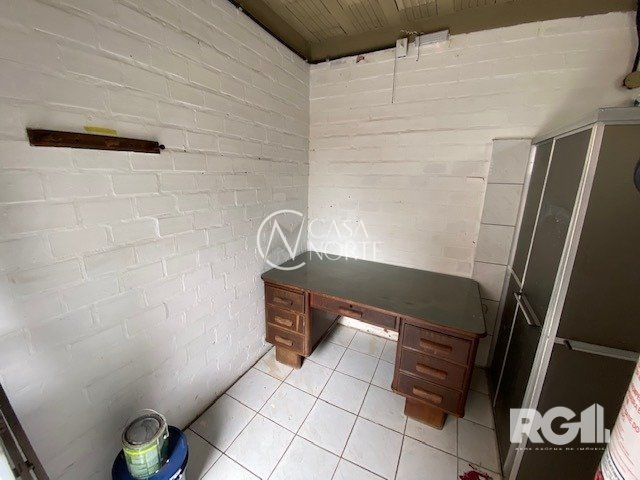 Pavilhão à venda , 180m², Rua Dona Alzira no bairro Sarandi em Porto Alegre