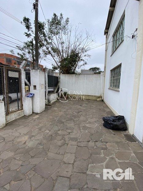 Pavilhão à venda , 180m², Rua Dona Alzira no bairro Sarandi em Porto Alegre