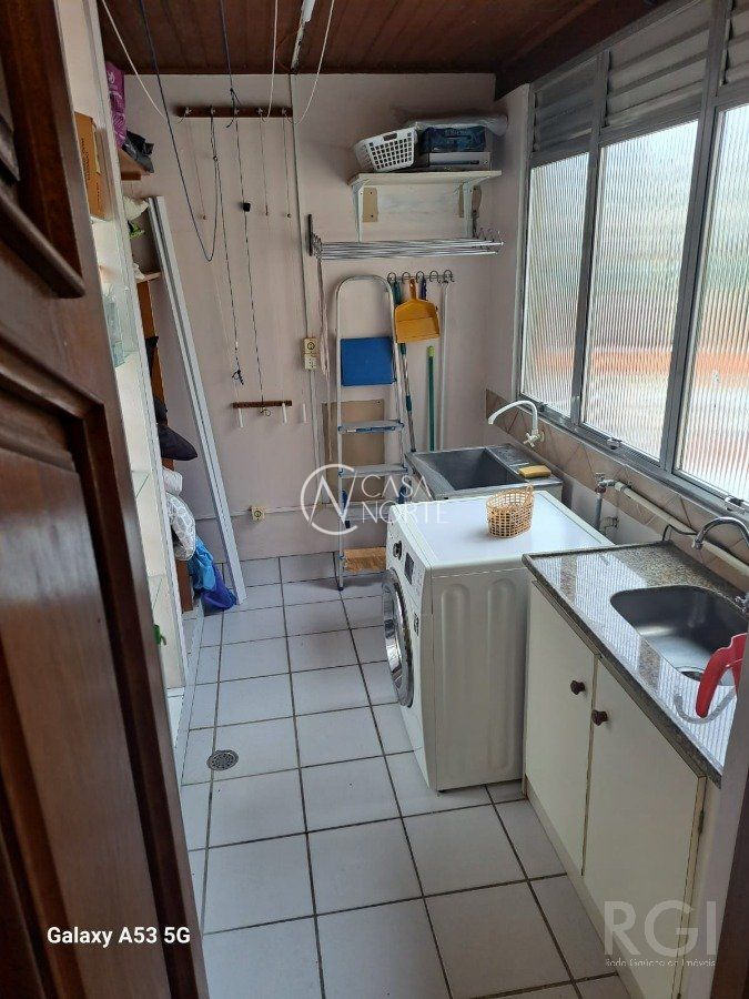 Cobertura à venda com 3 quartos, 178m², 1 suíte, 2 vagas, Rua Professor Ivo Corseuil no bairro Petrópolis em Porto Alegre