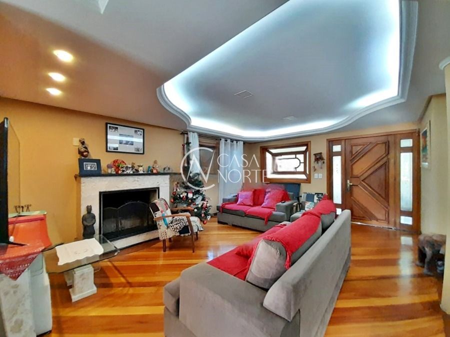 Casa à venda com 5 quartos, 320m², 3 suítes, 6 vagas, Estrada das Três Meninas no bairro Vila Nova em Porto Alegre