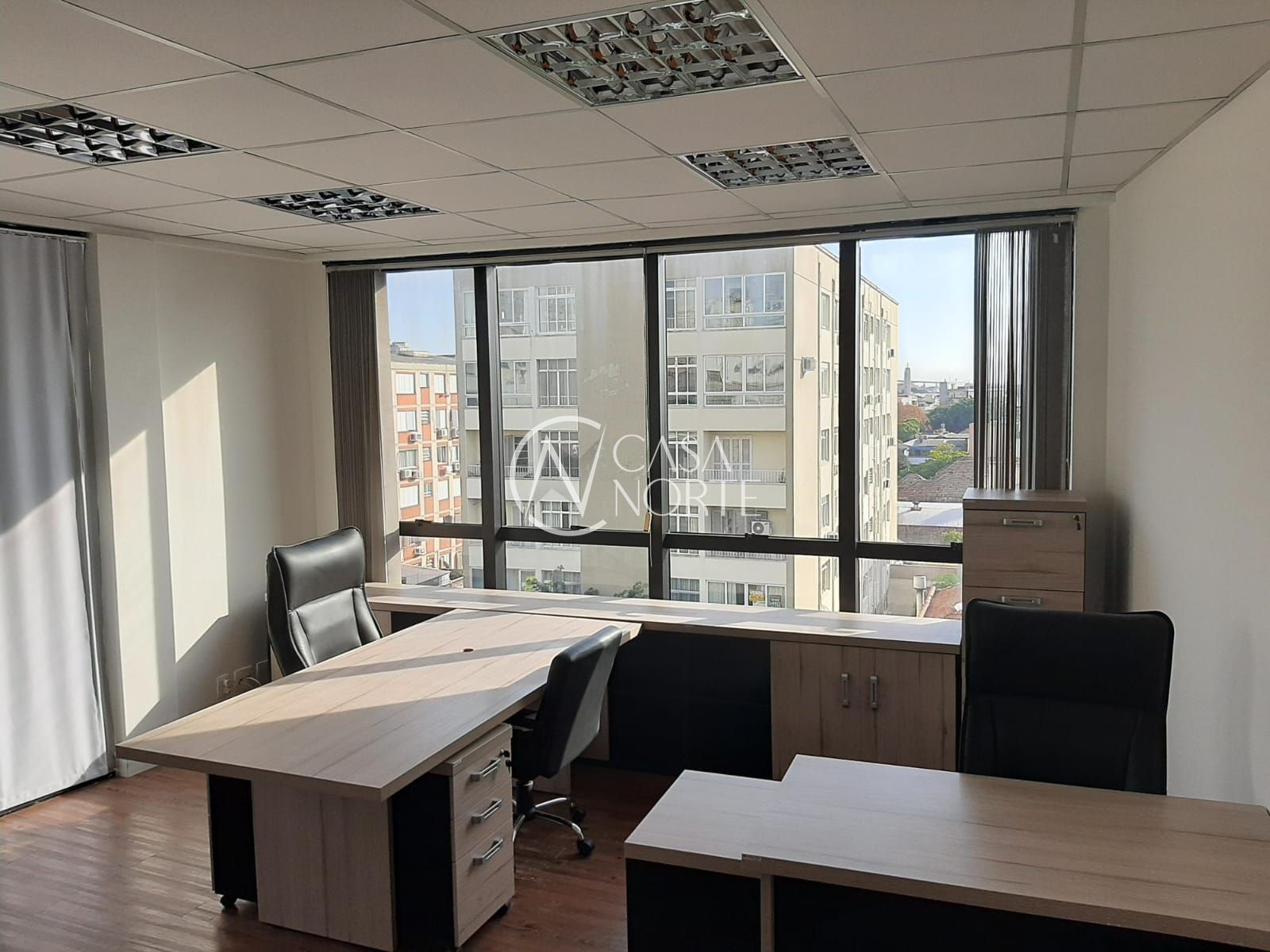 Sala Comercial à venda com 1 quarto, 29m², Rua Doutor Timóteo no bairro Moinhos de Vento em Porto Alegre