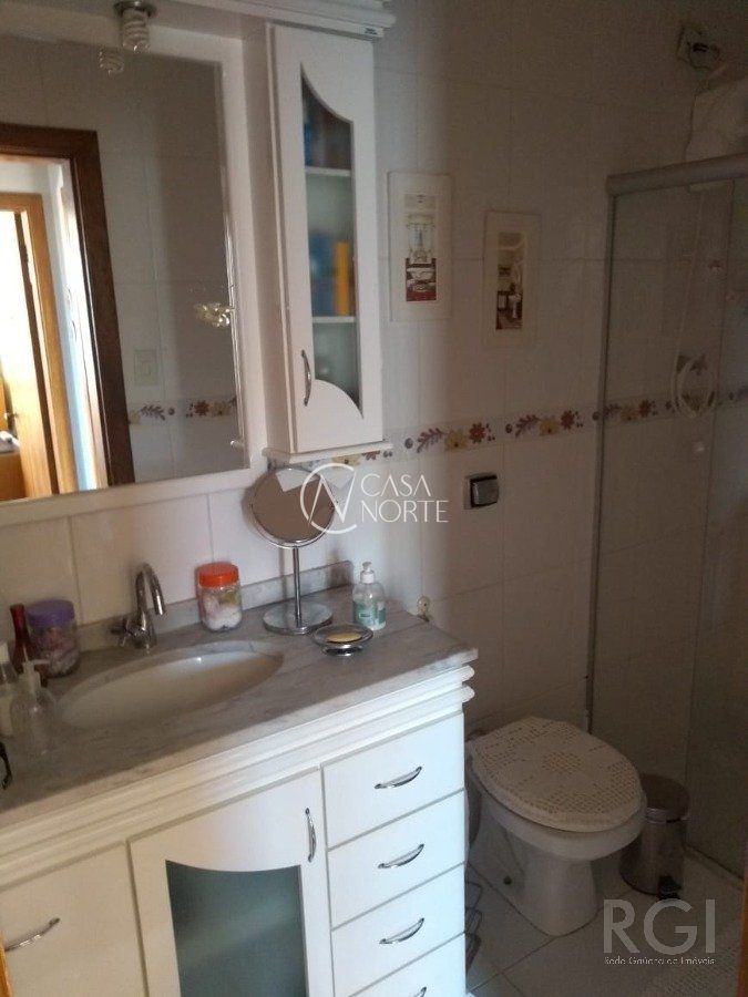 Apartamento à venda com 2 quartos, 67m², Rua Domingos Crescencio no bairro Santana em Porto Alegre