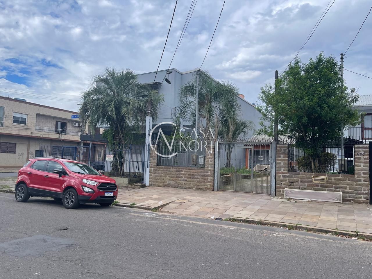 Prédio Comercial à venda com 3 quartos, 42m², 3 vagas, Rua Vinte e Cinco de Julho no bairro Santa Maria Goretti em Porto Alegre