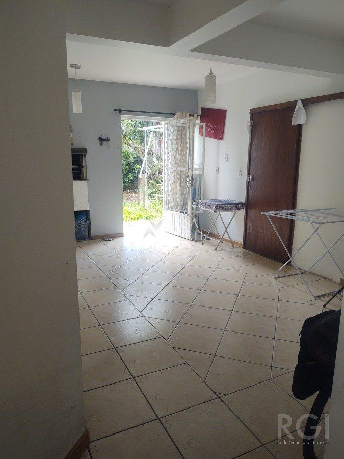Casa à venda com 2 quartos, 120m², 4 vagas, Travessa Chateaubriand no bairro Passo das Pedras em Porto Alegre
