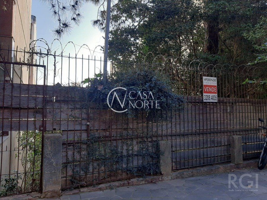 Terreno à venda  com 418m², Rua Coronel Paulino Teixeira no bairro Rio Branco em Porto Alegre