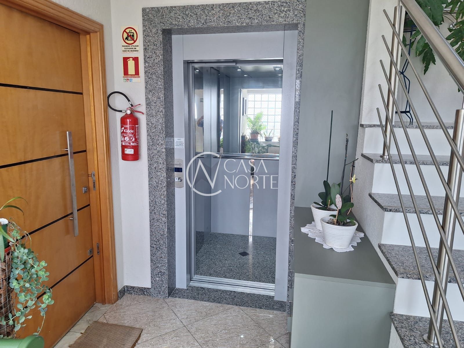 Prédio Residencial à venda com 3 quartos, 870m², 3 suítes, 2 vagas, Rua Barão de Bagé no bairro Vila Jardim em Porto Alegre