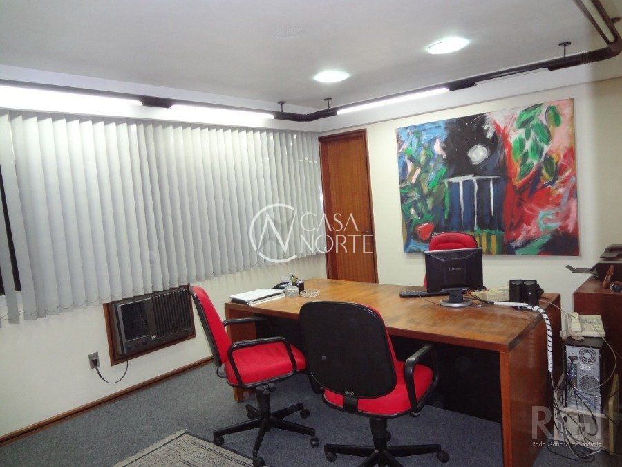 Sala Comercial à venda , 117m², Rua Anita Garibaldi no bairro Mont Serrat em Porto Alegre
