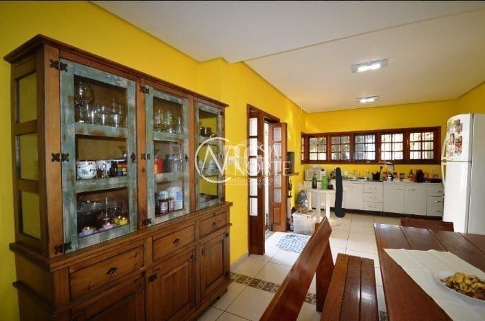 Casa à venda com 3 quartos, 200m², 3 suítes, Rua Fatima no bairro Partenon em Porto Alegre