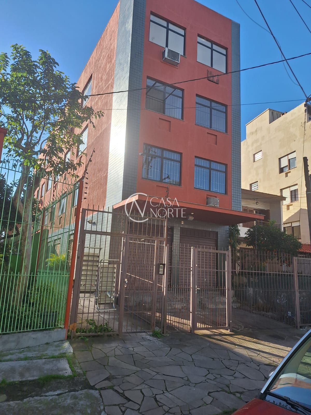 Sala Comercial à venda , 28m², Rua Sorocaba no bairro Passo da Areia em Porto Alegre