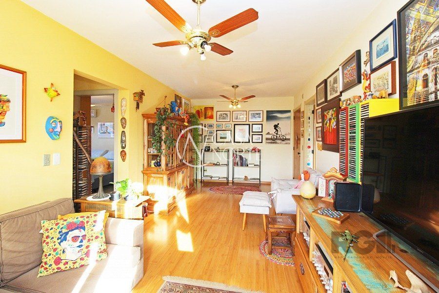 Apartamento à venda com 2 quartos, 72m², 1 vaga, Rua Angelo Crivellaro no bairro Jardim do Salso em Porto Alegre