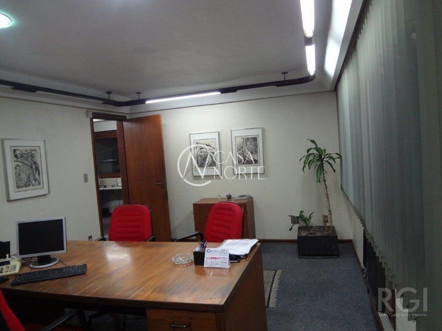 Sala Comercial à venda , 117m², Rua Anita Garibaldi no bairro Mont Serrat em Porto Alegre