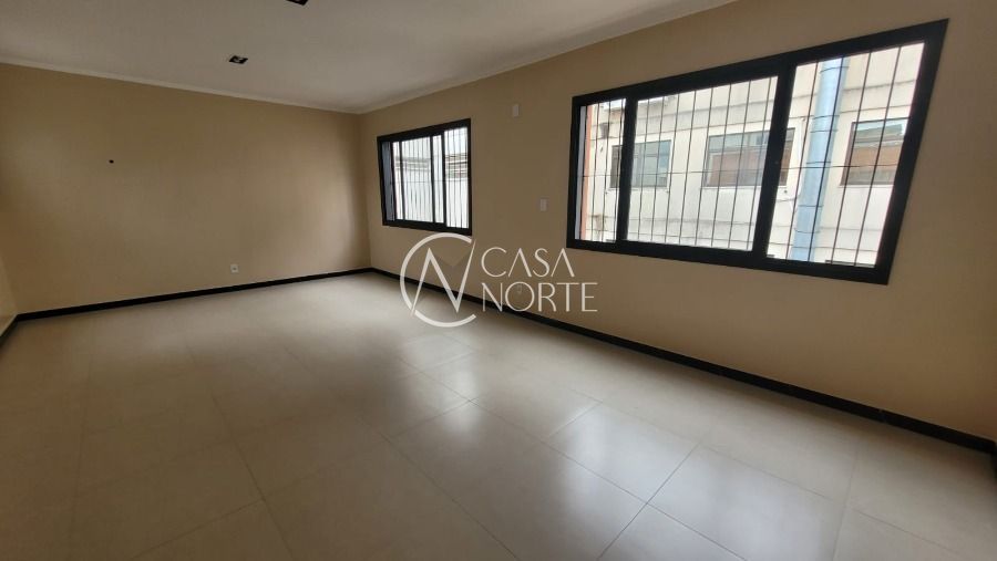 Casa à venda com 3 quartos, 290m², 2 suítes, 3 vagas, Rua Liberdade no bairro Rio Branco em Porto Alegre