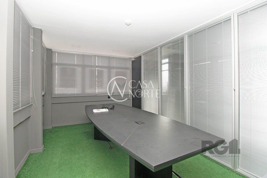 Sala Comercial à venda , 171m², Avenida Carlos Gomes no bairro Auxiliadora em Porto Alegre