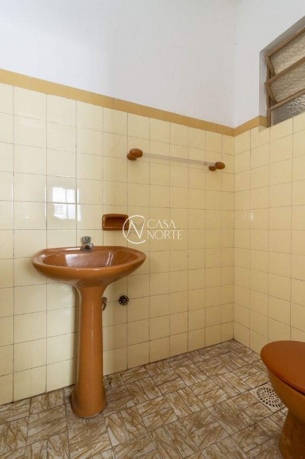 Prédio Comercial à venda com 10 quartos, 548m², Avenida Assis Brasil no bairro Passo da Areia em Porto Alegre