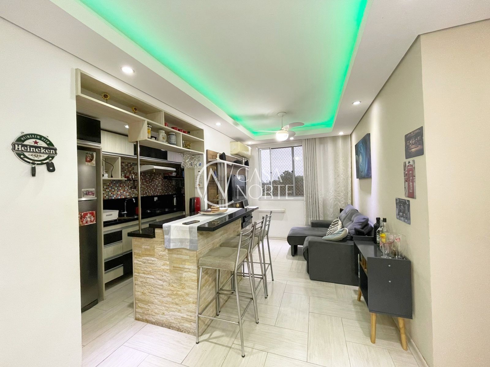 Apartamento à venda com 2 quartos, 48m², 1 vaga, Avenida Engenheiro Francisco Rodolfo Simch no bairro Sarandi em Porto Alegre