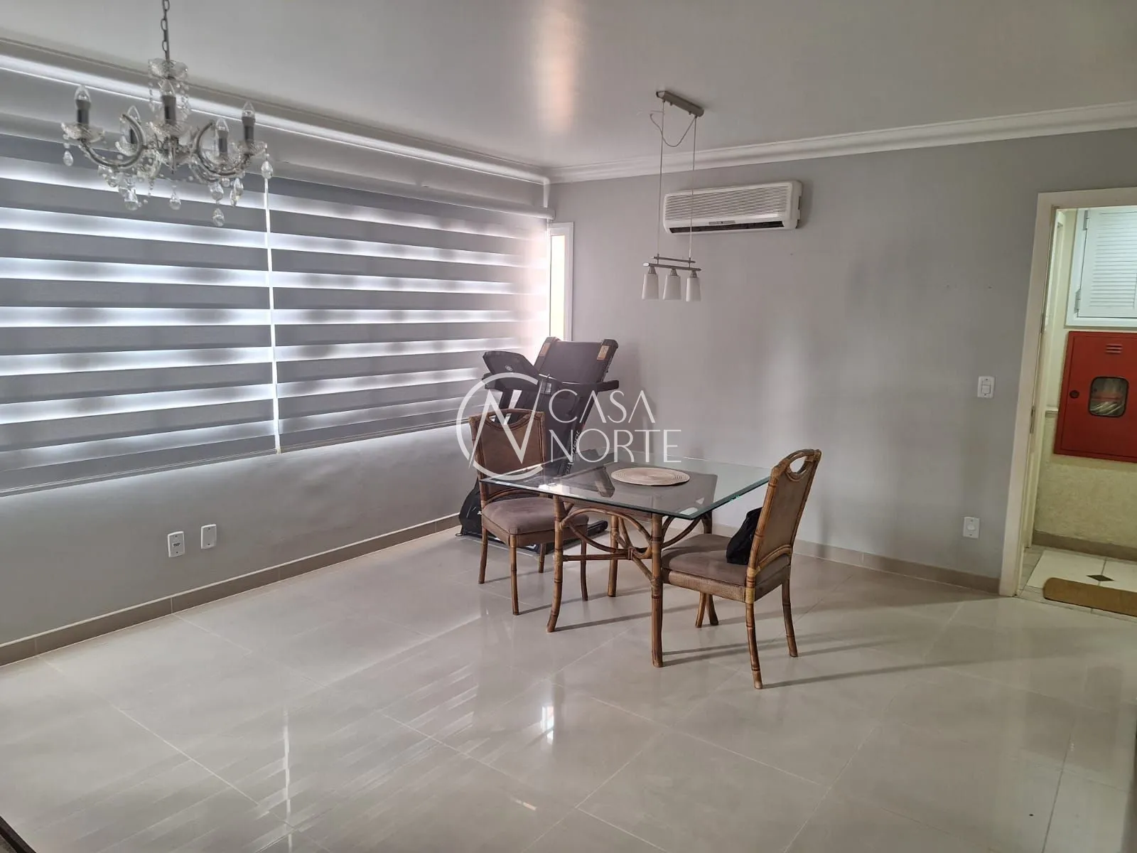 Apartamento à venda com 2 quartos, 64m², 1 suíte, 1 vaga, Avenida Mariland no bairro Auxiliadora em Porto Alegre
