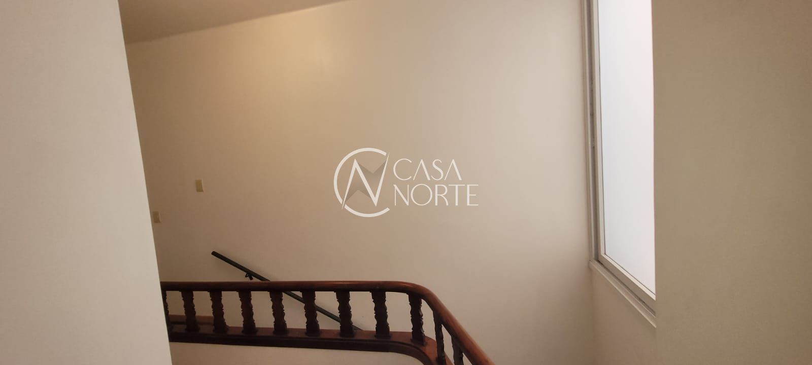 Casa à venda com 4 quartos, 254m², 1 suíte, 2 vagas, Rua André Puente no bairro Independência em Porto Alegre