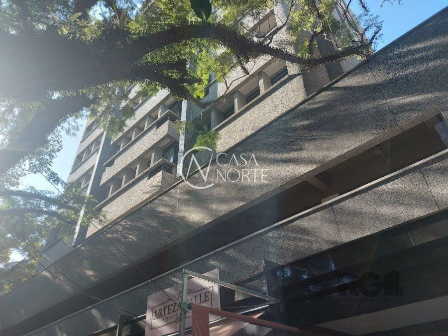 Sala Comercial à venda com 1 quarto, 36m², 1 vaga, Rua Fernando Gomes no bairro Moinhos de Vento em Porto Alegre