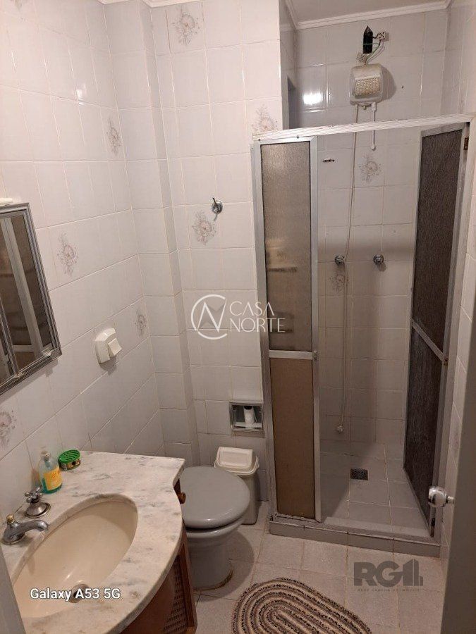 Apartamento à venda com 3 quartos, 95m², 1 suíte, 1 vaga, Rua Bezerra de Menezes no bairro Passo da Areia em Porto Alegre