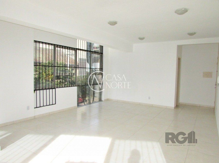 Sala Comercial à venda , 48m², Avenida Cristovao Colombo no bairro Floresta em Porto Alegre