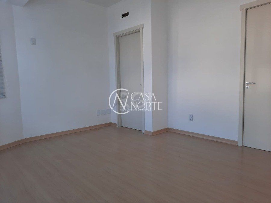 Sala Comercial à venda , 33m², Avenida Cristovao Colombo no bairro Floresta em Porto Alegre