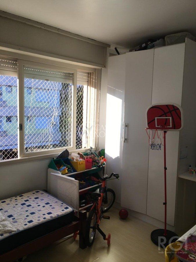 Apartamento à venda com 3 quartos, 83m², 1 suíte, 1 vaga, Rua Peri Machado no bairro Menino Deus em Porto Alegre