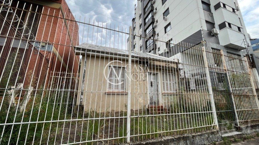 Casa à venda com 2 quartos, 80m², Rua Doutor Oscar Bittencourt no bairro Menino Deus em Porto Alegre