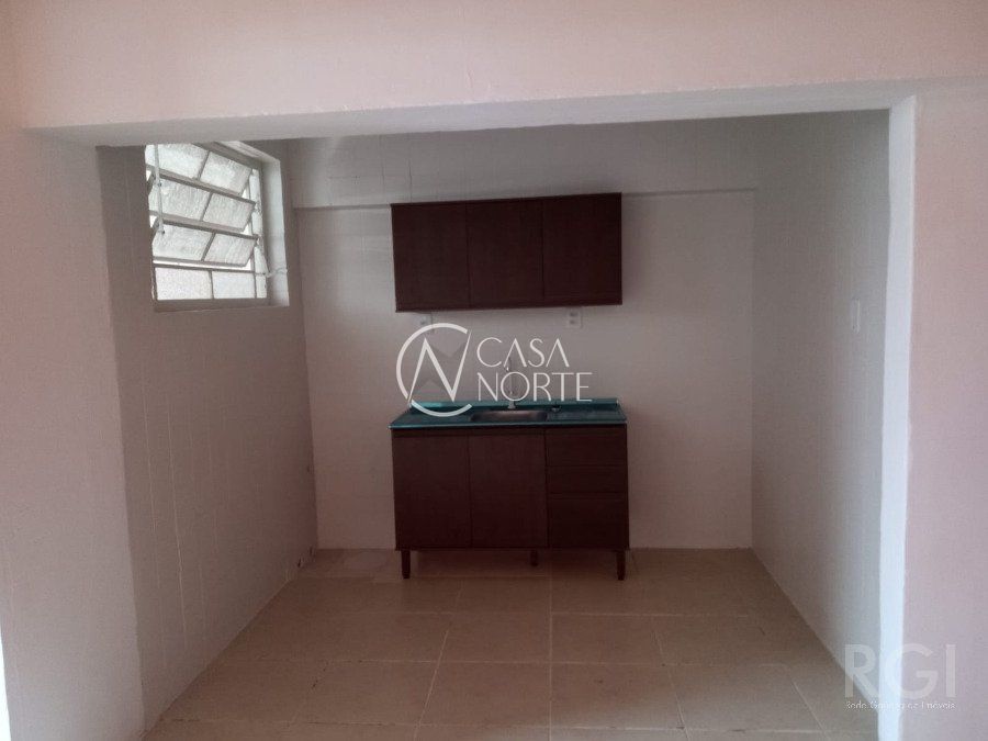 Kitnet à venda com 1 quarto, 27m², Rua Bento de Amaral no bairro Partenon em Porto Alegre