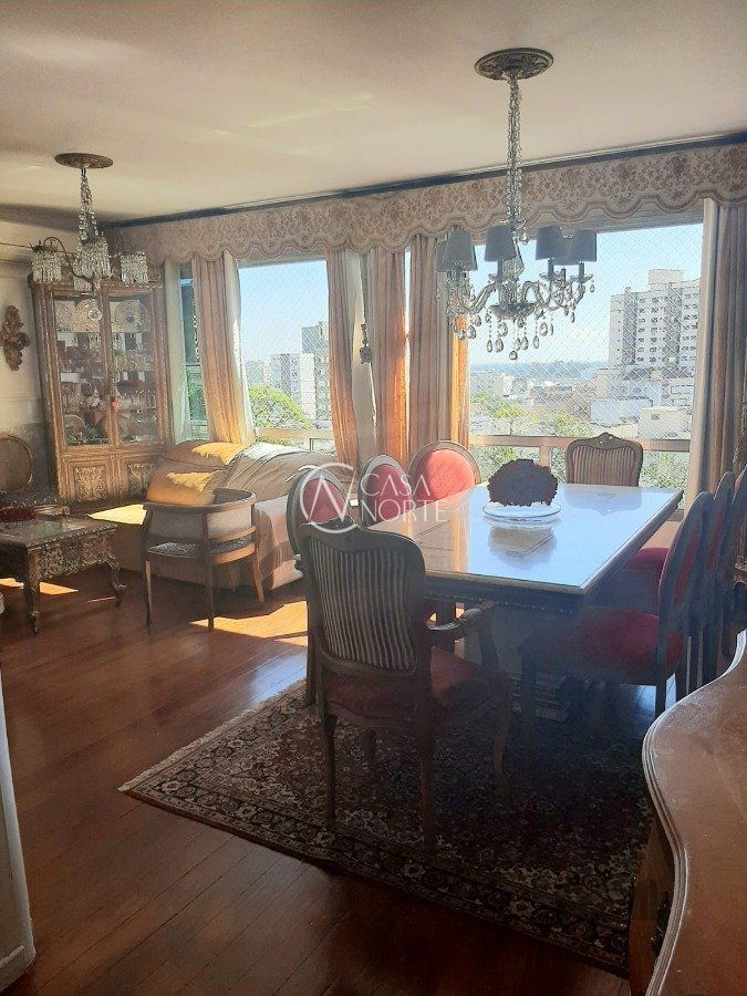 Apartamento à venda com 3 quartos, 127m², 1 suíte, 1 vaga, Rua Engenheiro Alvaro Nunes Pereira no bairro Moinhos de Vento em Porto Alegre